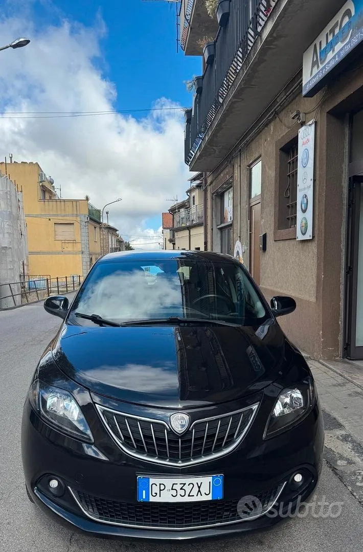 Lancia Ypsilon 2023 photo 2