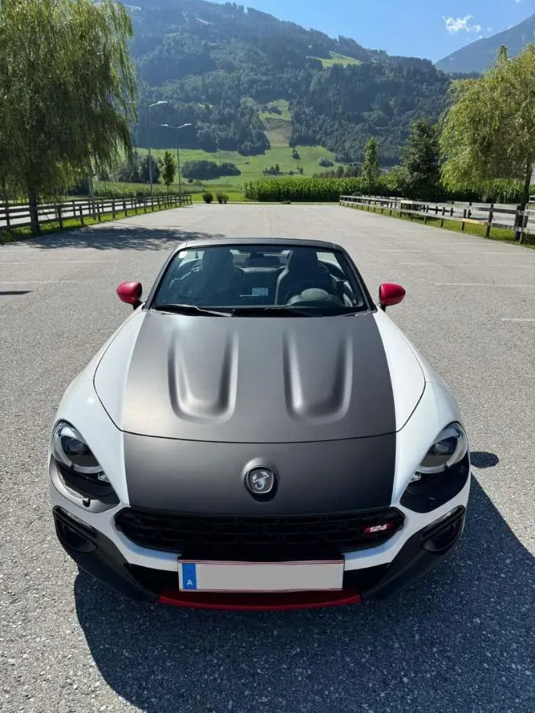 Fiat 124 Spider 2017 photo 2