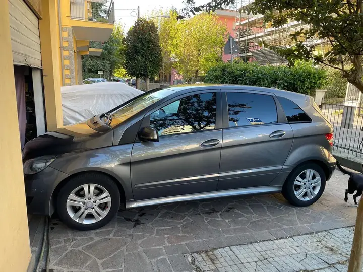 Mercedes-Benz B