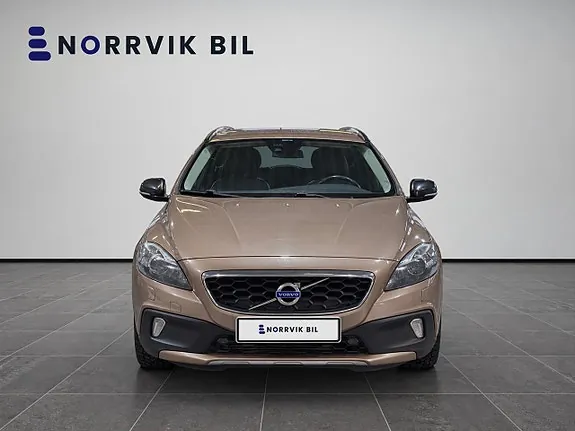 Volvo V40 Cross Country 2013 photo 2