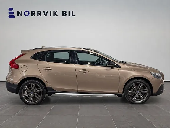 Volvo V40 Cross Country 2013 photo 3