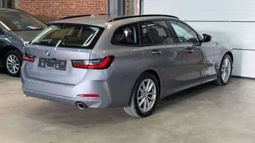 BMW Série 3 2023 photo 2
