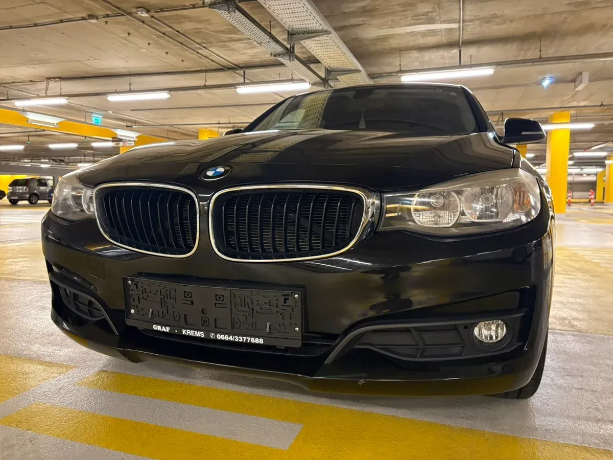 BMW 3 Series 2013 photo 2