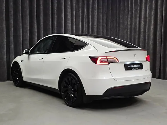 Tesla Model Y 2022 photo 5
