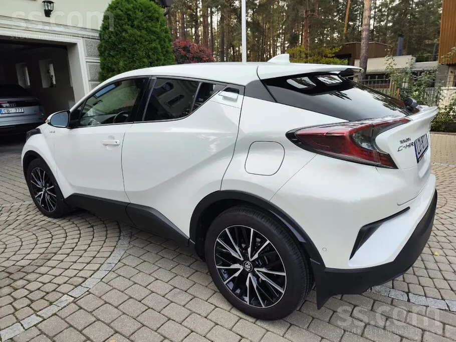 Toyota C-Hr 2018 photo 3