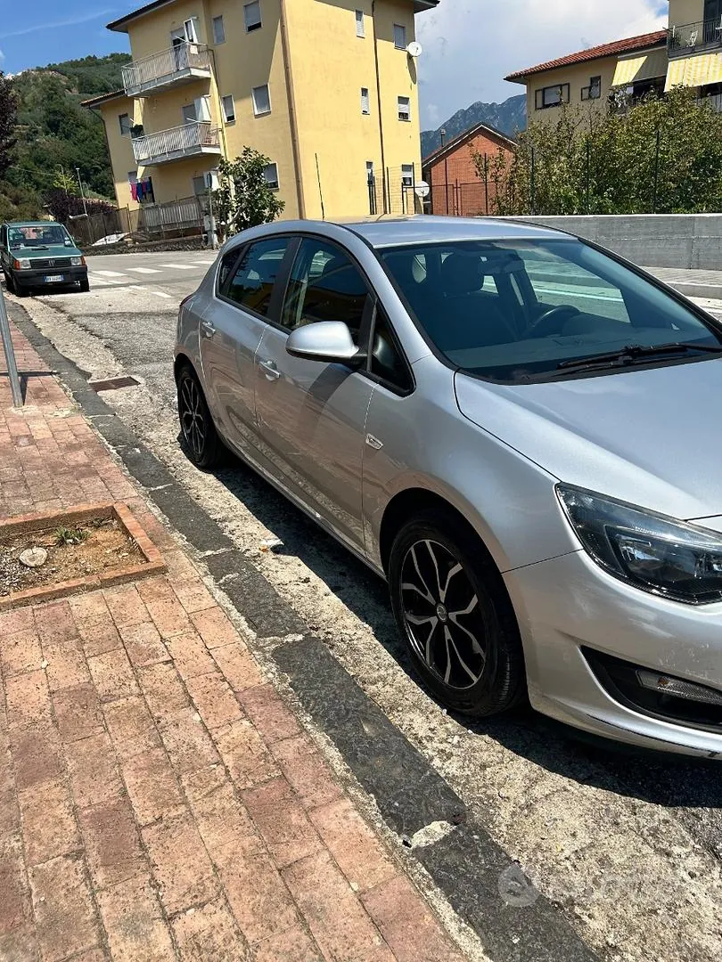Opel Astra 2015 photo 4