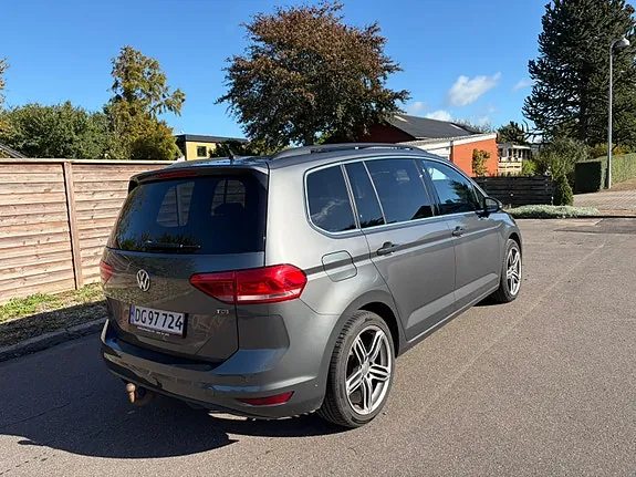 Volkswagen Touran 2017 photo 3