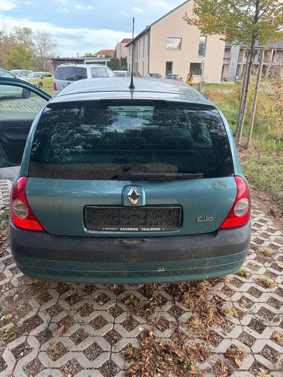 Renault Clio 2004 photo 3