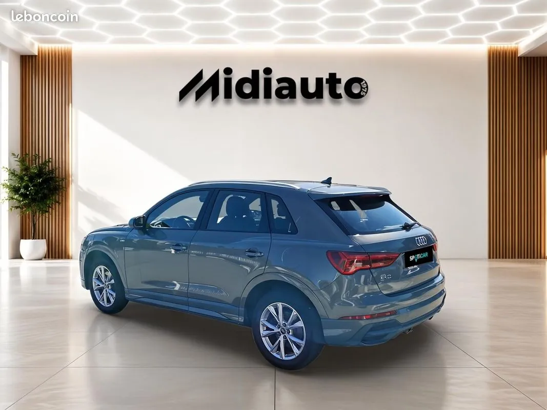 Audi Q3 2021 photo 3