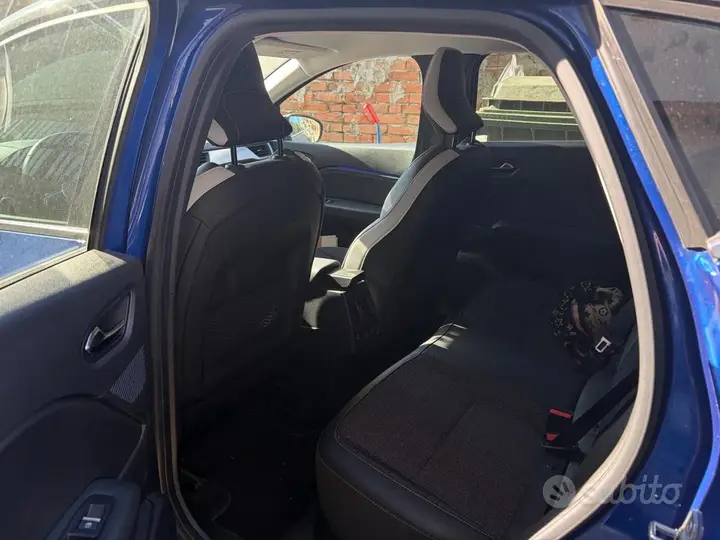 Renault Captur 2023 photo 4