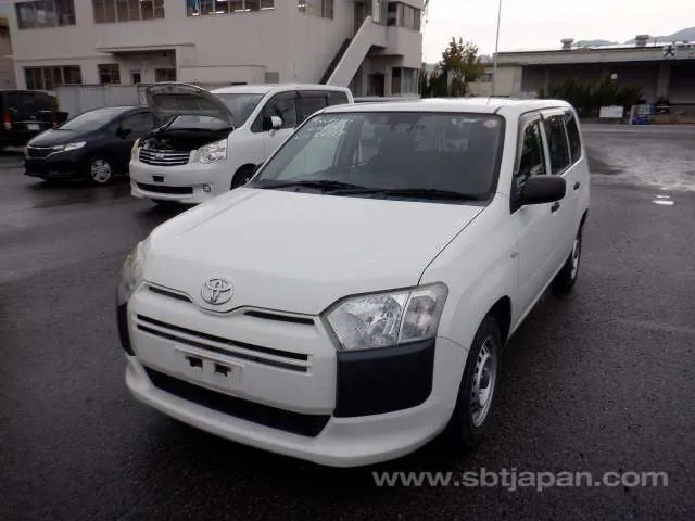 Toyota Probox 2018 photo 2