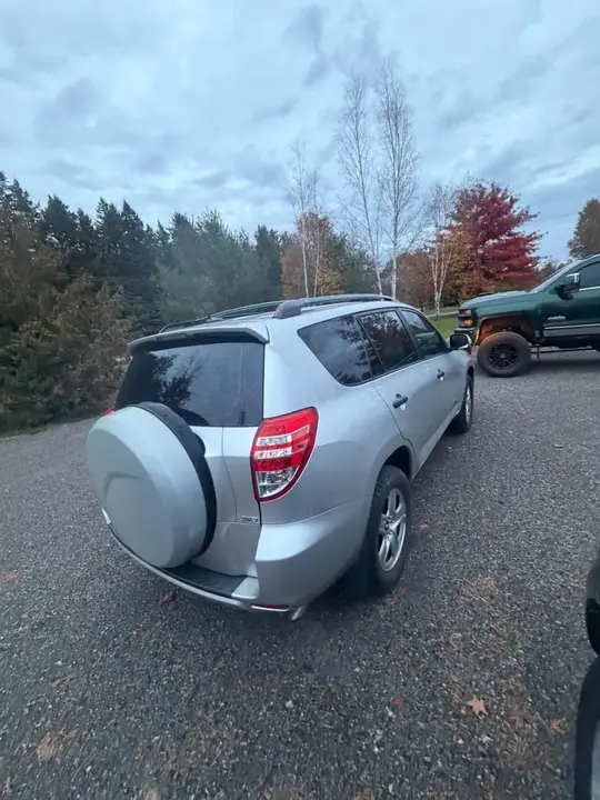 Toyota Rav4 2010 photo 3