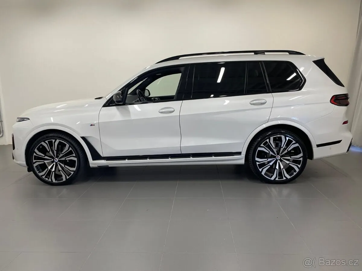 BMW X7 2024 photo 2