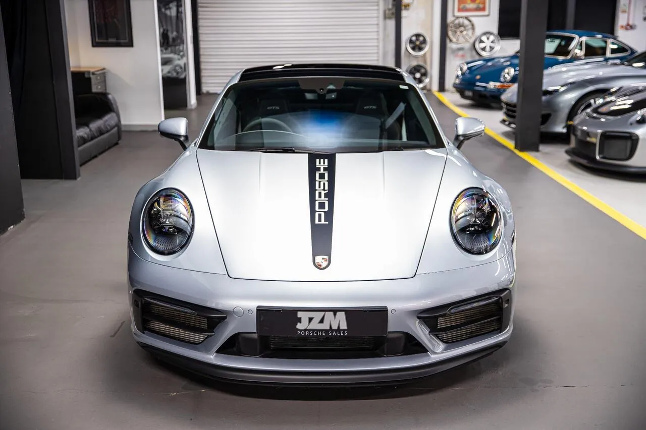 Porsche 911 2022 photo 3