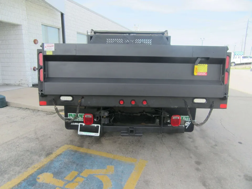 Ford F-550 2023 photo 4