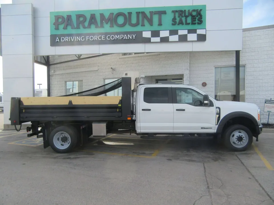 Ford F-550 2023 photo 2
