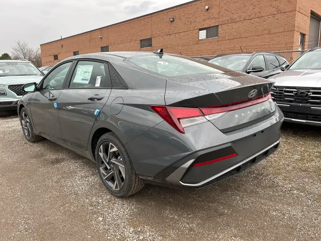 Hyundai Elantra 2026 photo 2