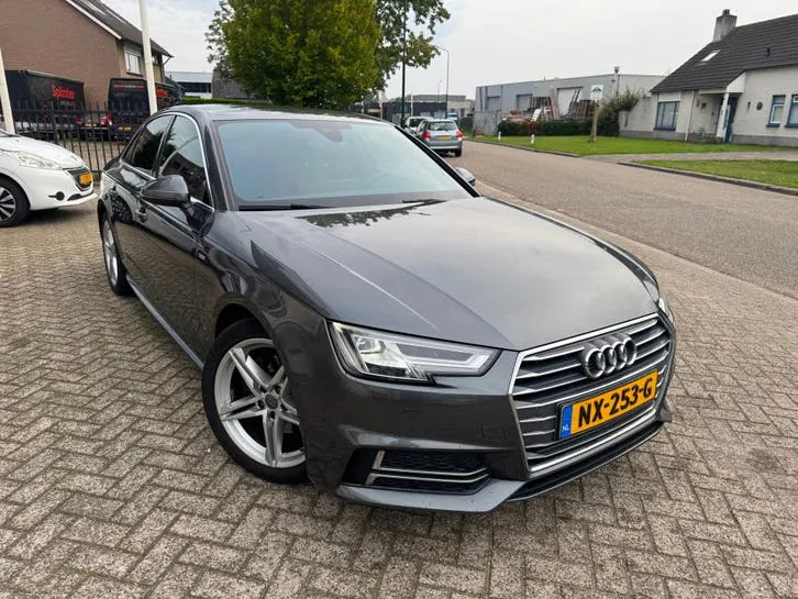 Audi A4 2017 photo 2