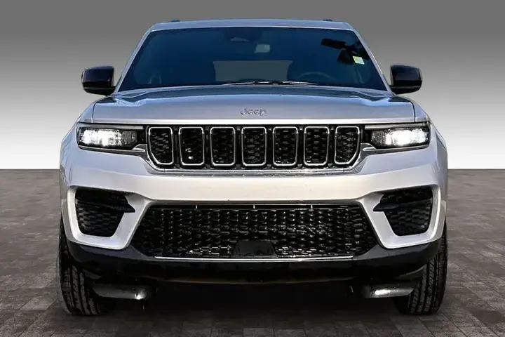 Jeep Grand Cherokee 2024 photo 3