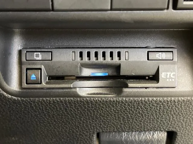 Toyota Aqua Z 2022 photo 4