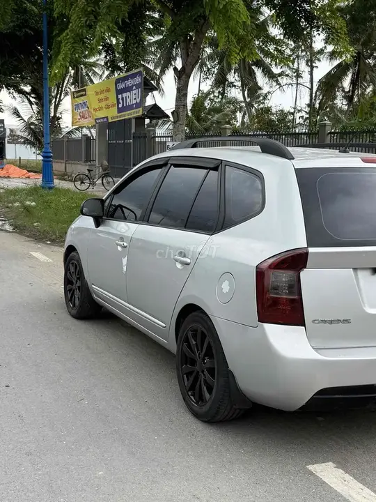 Kia Carens 2011 photo 4