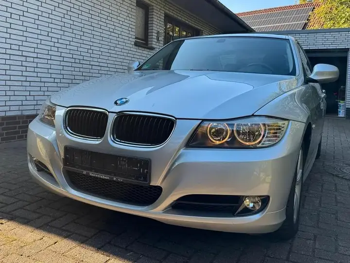 BMW 320I