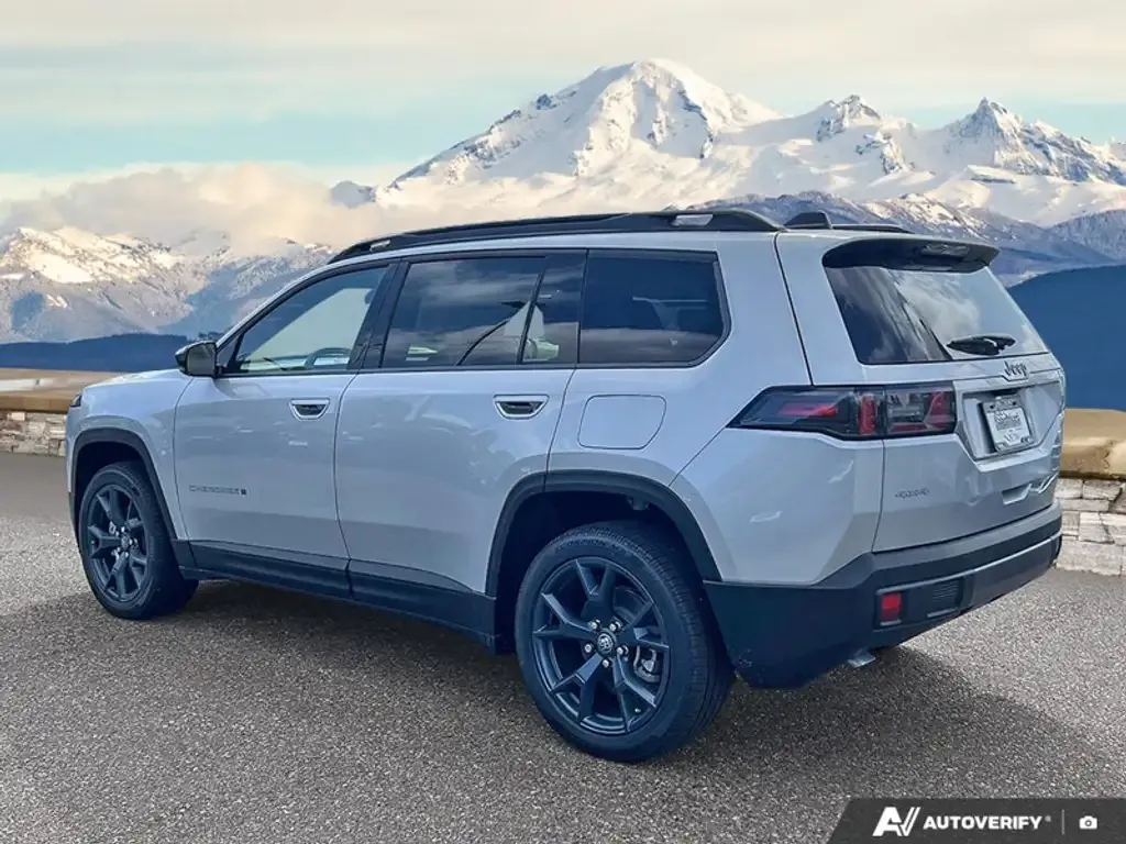 Jeep Cherokee 2026 photo 4