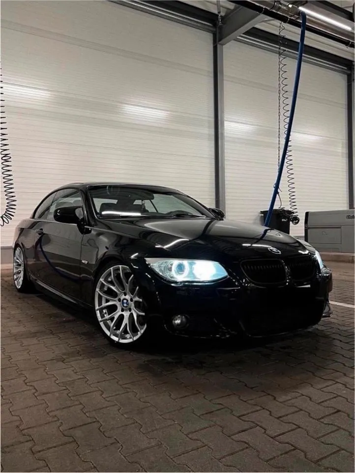 BMW E93