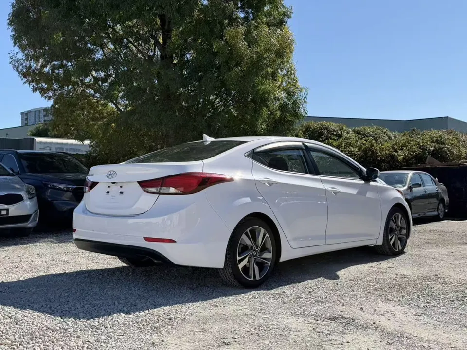 Hyundai Elantra 2015 photo 5