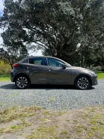 Mazda 2 2017 photo 3