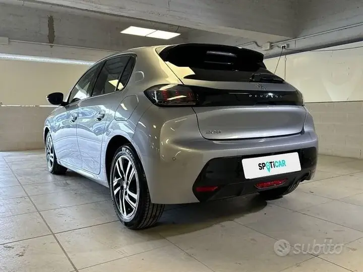 Peugeot 208 2023 photo 3