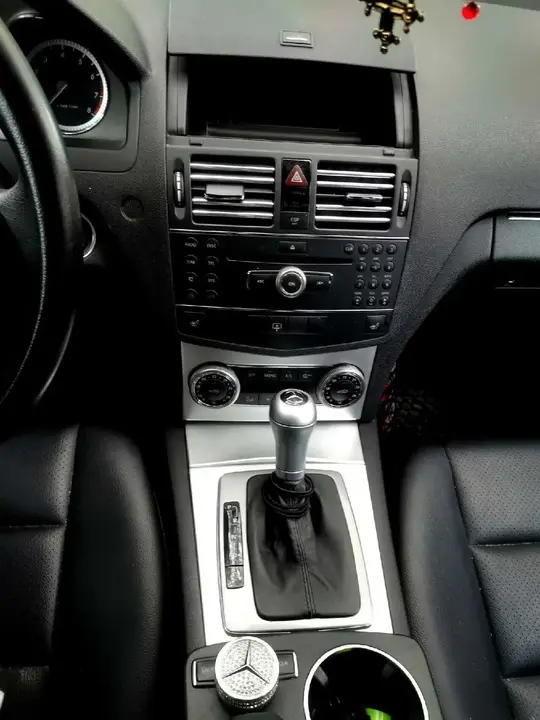 Mercedes-Benz C300 2009 photo 4