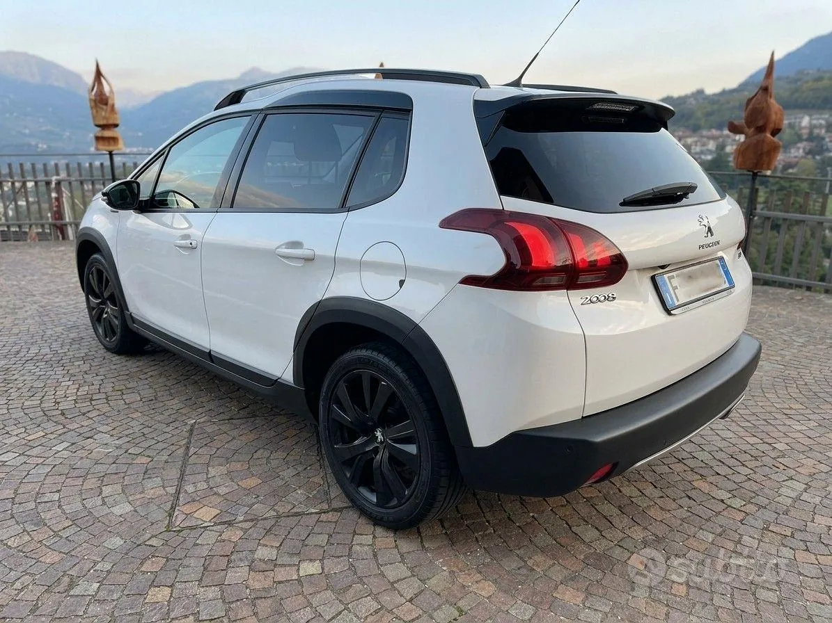 Peugeot 2008 2017 photo 4