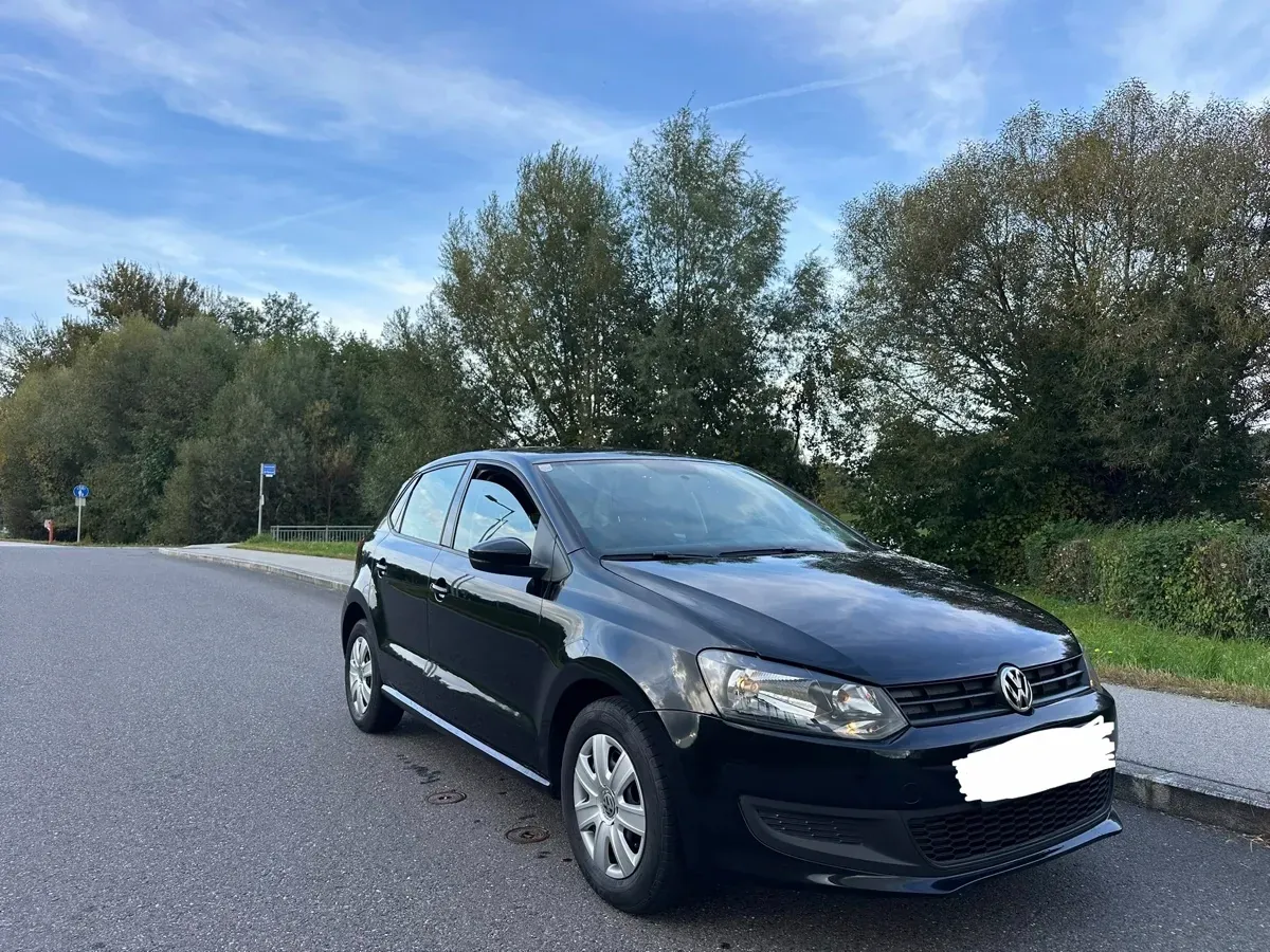 Volkswagen Polo 2011 photo 2