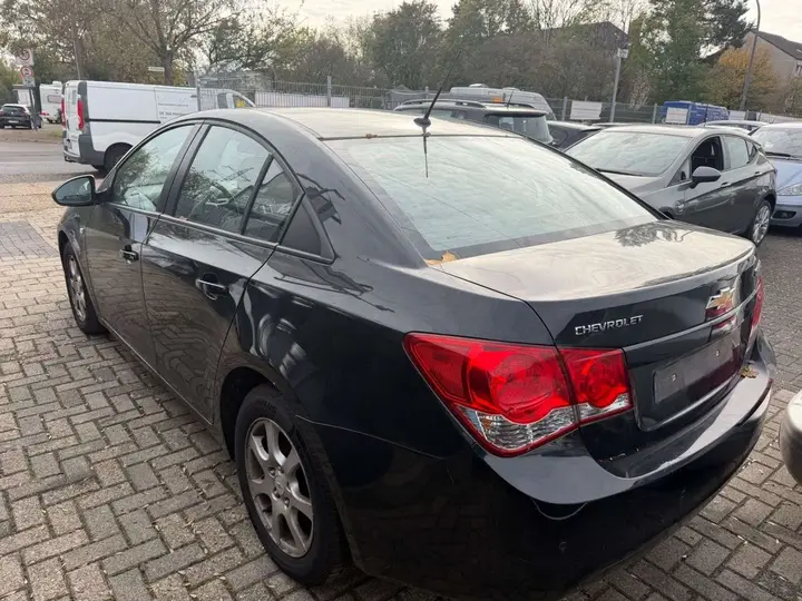 Chevrolet Cruze 2010 photo 3