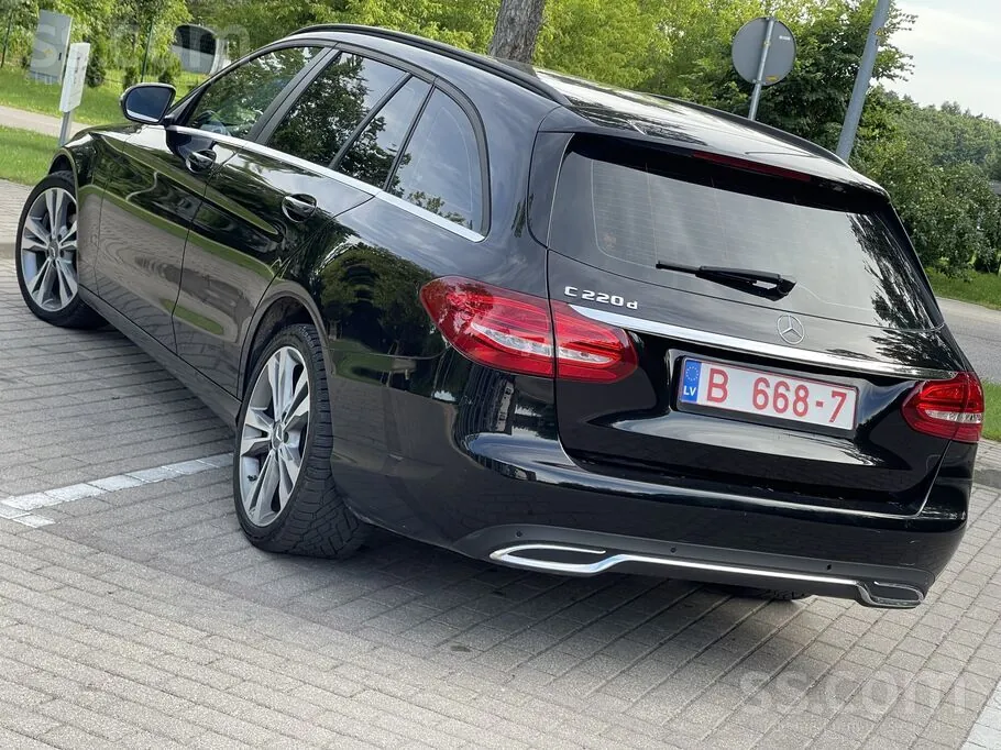 Mercedes-Benz C220 2017 photo 2