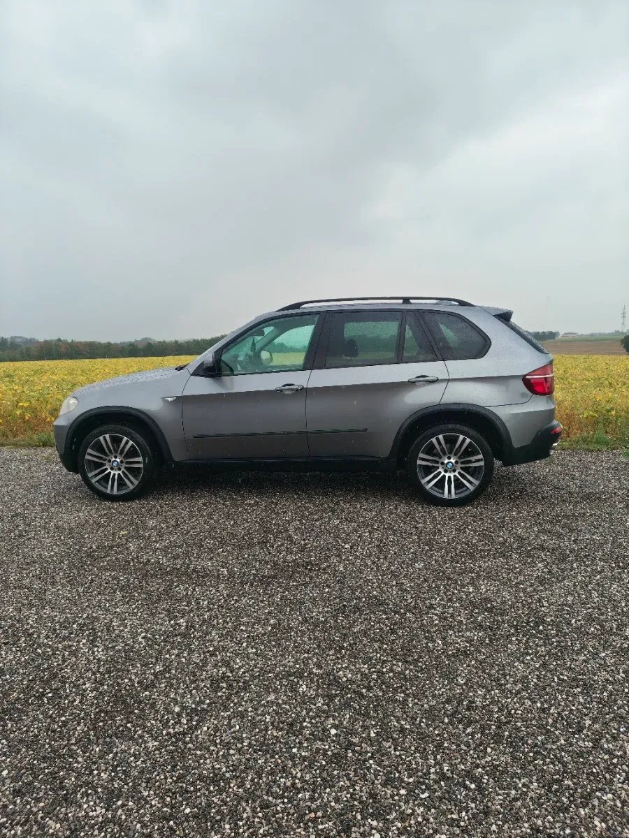 BMW X5 2008 photo 2