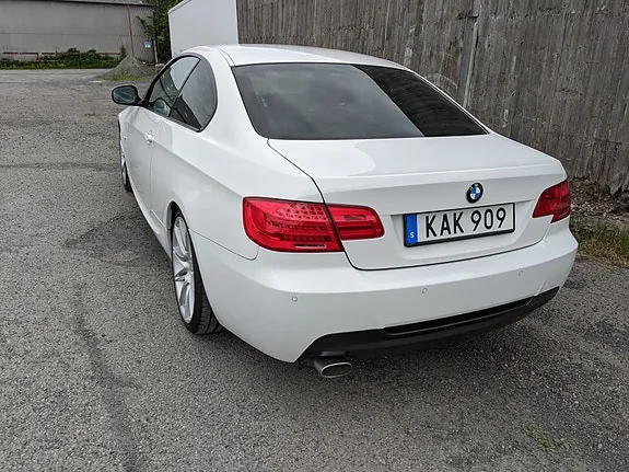 BMW 320D 2010 photo 5