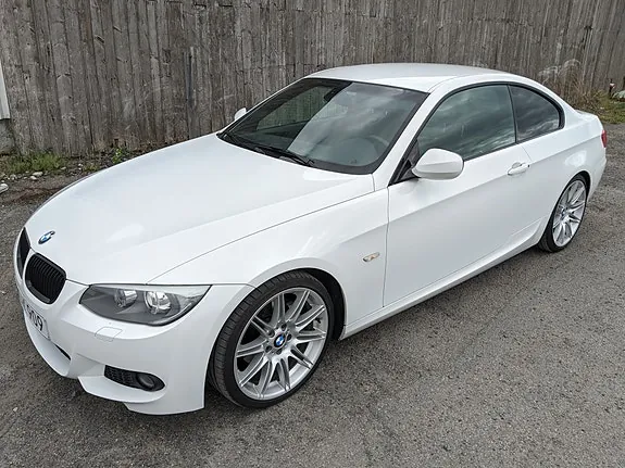 BMW 320D 2010 photo 3