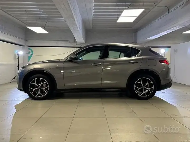 Alfa Romeo Stelvio 2021 photo 2