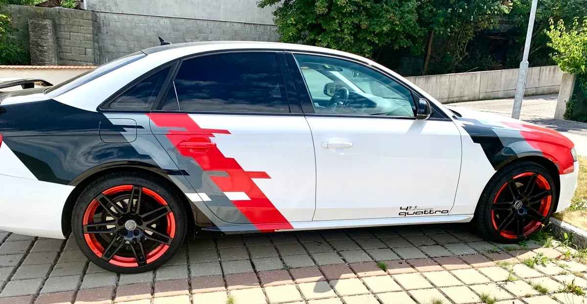 Audi A4 2009 photo 2