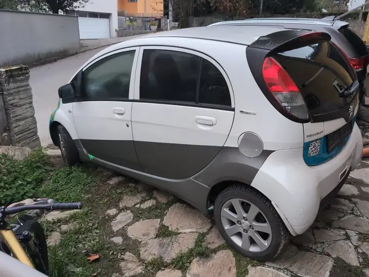 Peugeot Ion