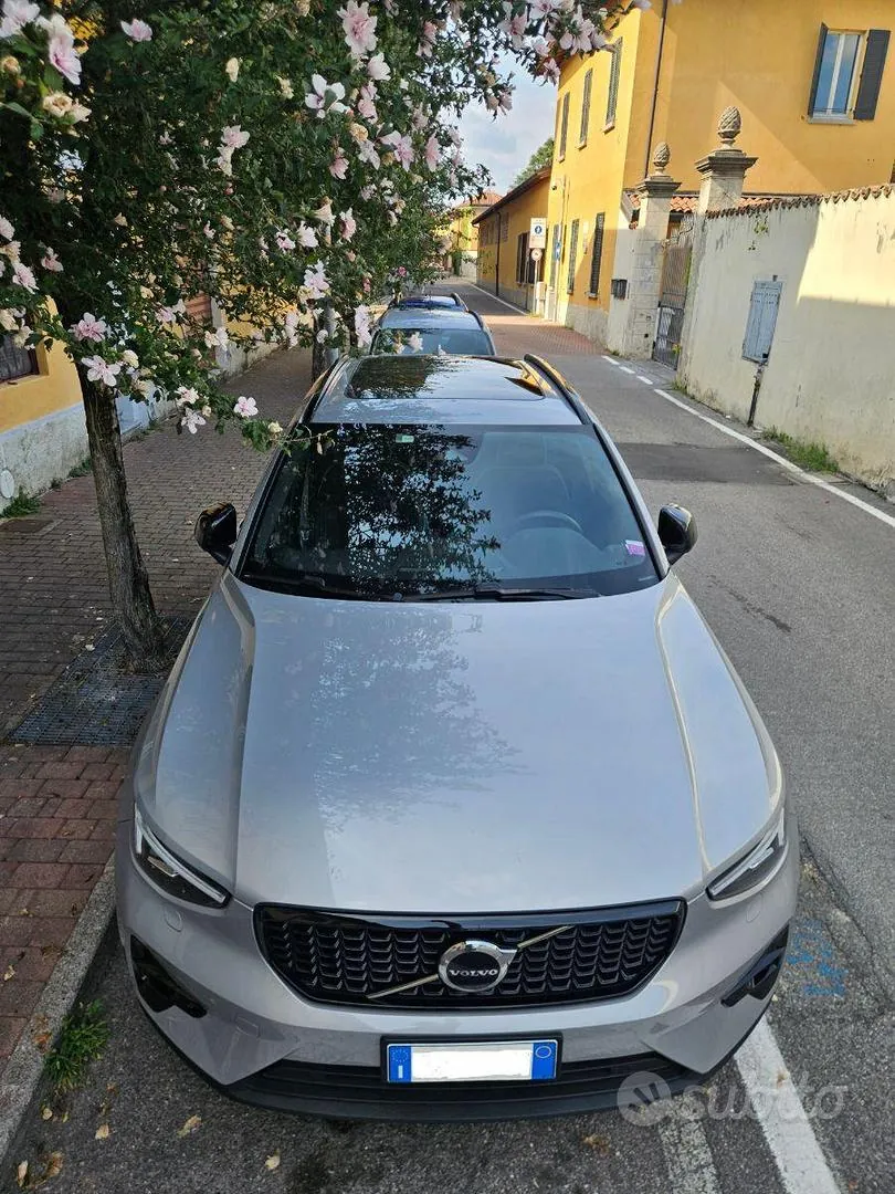 Volvo Xc40 2022 photo 2