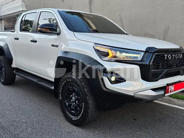 Toyota Hilux 2024 photo 2