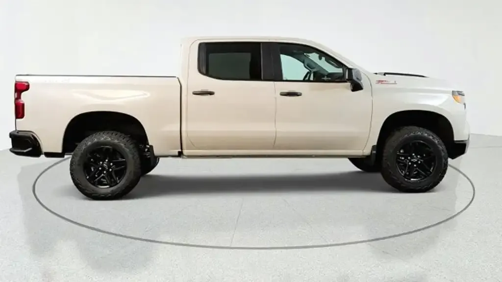 Chevrolet Silverado 1500 2026 photo 2
