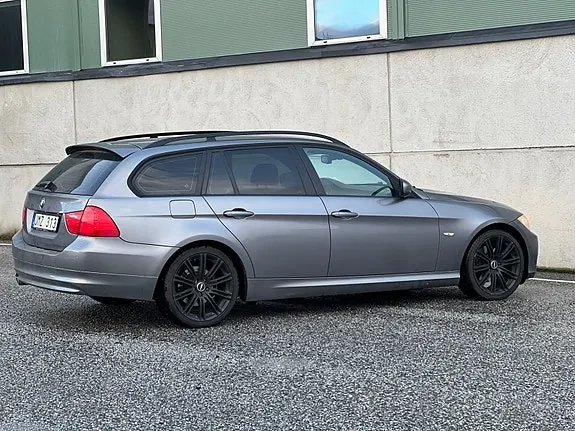 BMW 320D 2009 photo 5