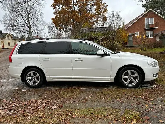 Volvo V70 2016 photo 2