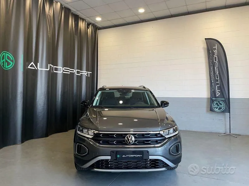 Volkswagen T-Roc 2025 photo 2