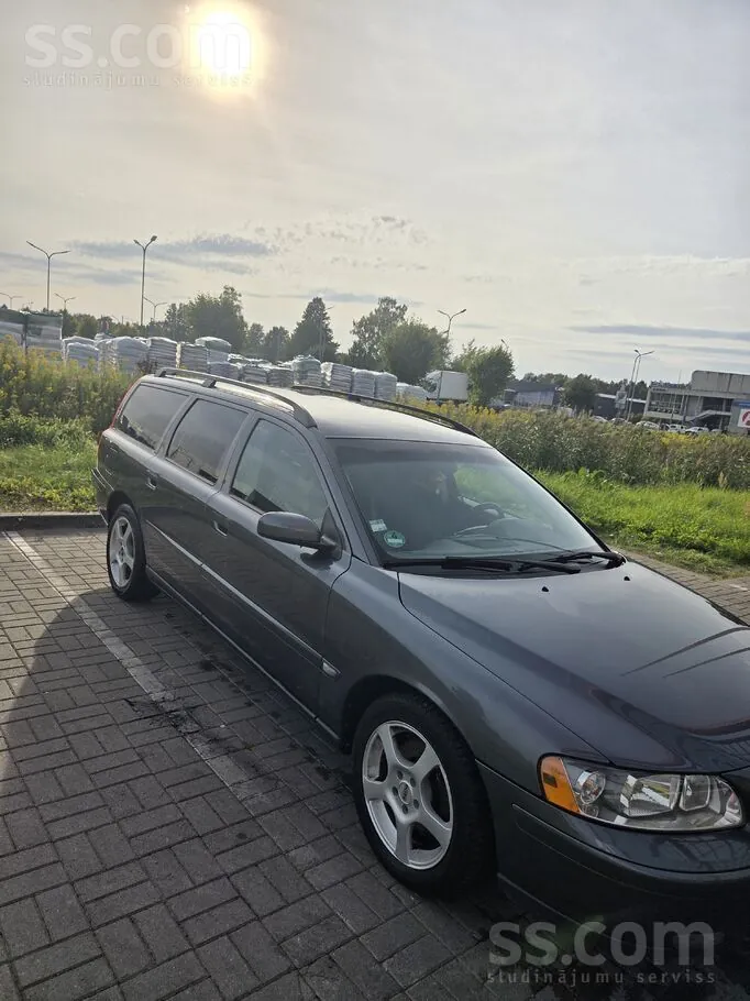 Volvo V70 2005 photo 2