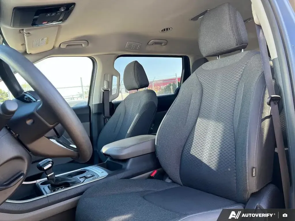 Kia Carnival 2025 photo 2